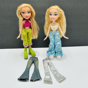 Vintage Bratz MGA 2001 Cloe Fashion Dolls with Outfits Lot Of 2